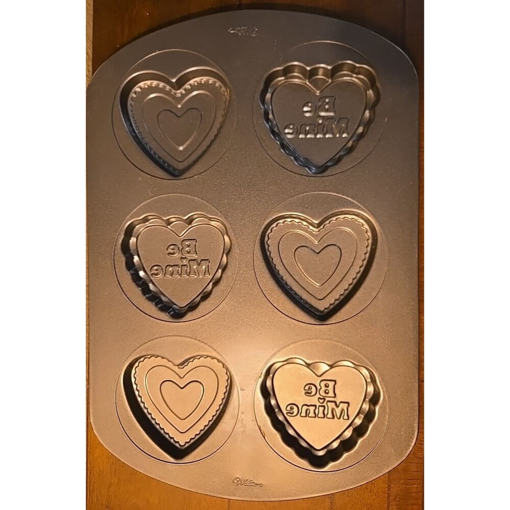 Wilton Valentine's Day Cookie Pan Heart-Shaped Conversation Treat 6 Cookie Molds